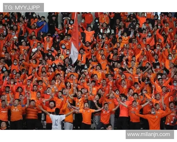 乔治与前AAU队友魔术理查德森合影引发球迷热议