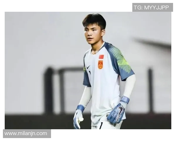 李昊基本确认留在西海岸杨希或将加盟海港队 李昊基本确认留在西海岸杨希或将加盟海港队