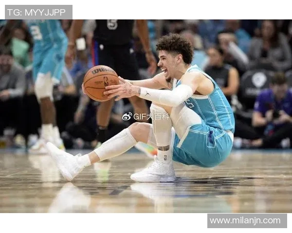 三球替补创历史单场砍下33分8助攻3抢断并命中7记三分球 三球替补创历史单场砍下33分8助攻3抢断并命中7记三分球